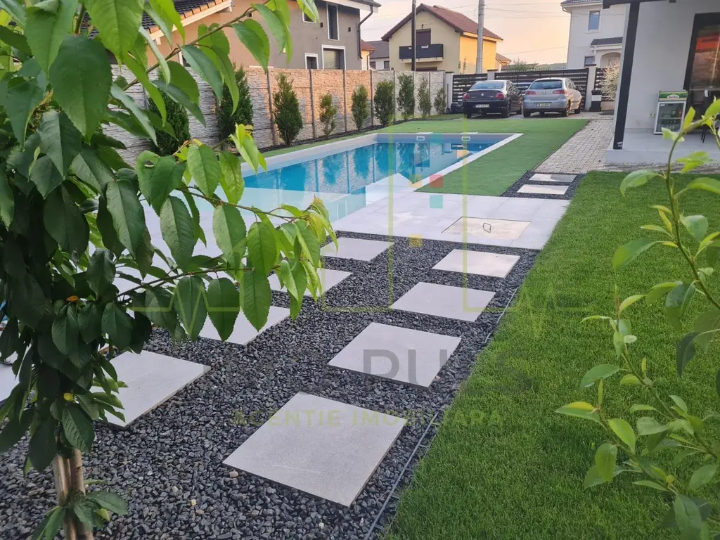 Individuala in Giarmata VII. Piscina. Panouri