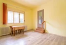 PRET NOU! Apartament la casă, ultracentral– curte proprie și garaj