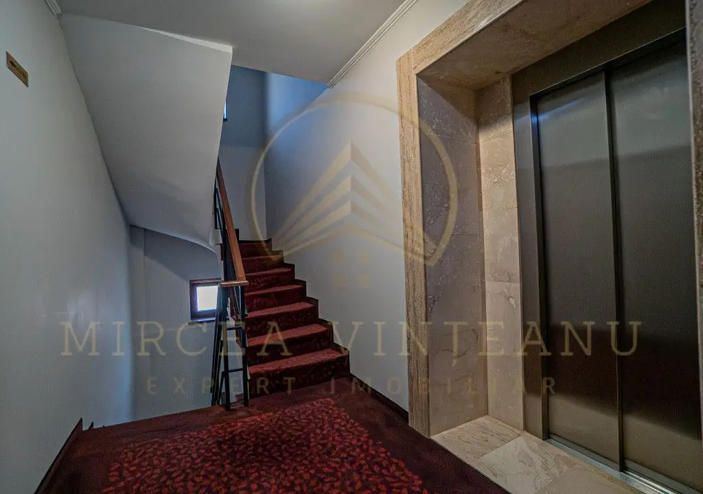 Hotel 3 Stele de Vânzare la Delfinariu, aproape de Mamaia