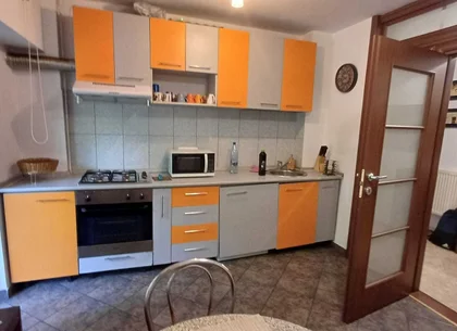 BRASADAS închiriază ap 2 cam etaj 1 Unirii fantani,