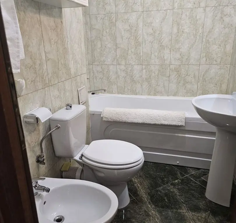De inchiriat o camera Italian Residence, etaj 9/12, 420 euro
