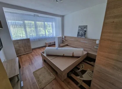 Apartament cu 2 camere decomandate, situat în zona Dacia
