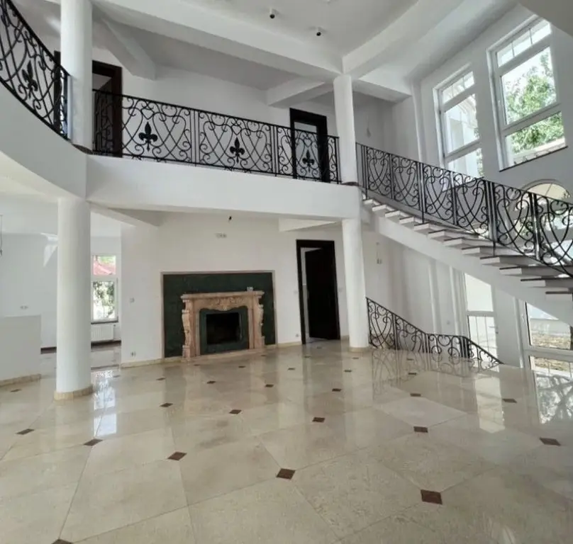 BRASADAS vinde casa DEOSEBITA in zona Titulescu.