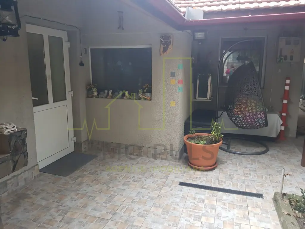 Casa individuala in oras. Zona linistita.