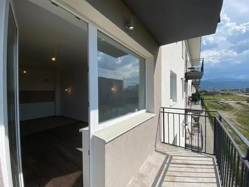 Apartament tip studio pozitionat la etajul 1 zona Tractorul Brasov