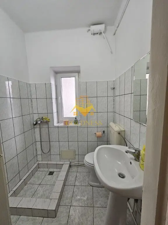 Apartament 2 camere renovat,Ultracentral, Piata Mihai Viteazu, Fierul!