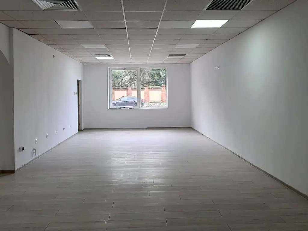 Spațiu comercial de închiriat 62 mp zona Bartolomeu Str Lungă
