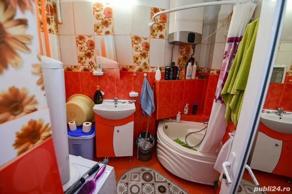 Spatiu comercial si casa de vanzare