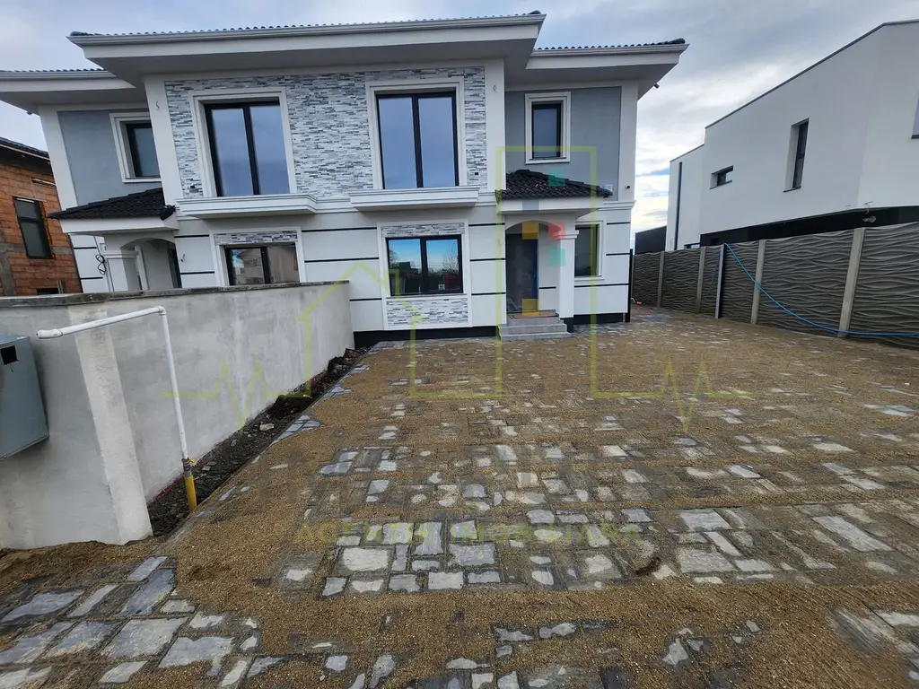 Duplex la cheie. 3 bai. 5 camere. La 4 minute de Timisoara.
