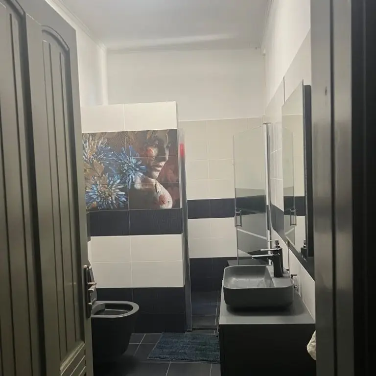 BRASADAS vinde casa cu 3 dormitoare in zona Titulescu.