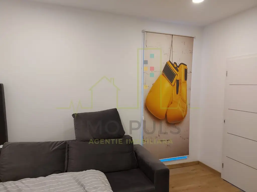 Apartament pe 3 nivele. Terasa 30 mp. 2 Balcoane. 2 Bai. Gradina