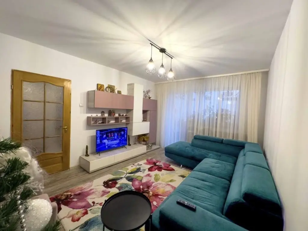 Apartament 2 camere decomandat, renovat,mobilat,utilat,centrala
