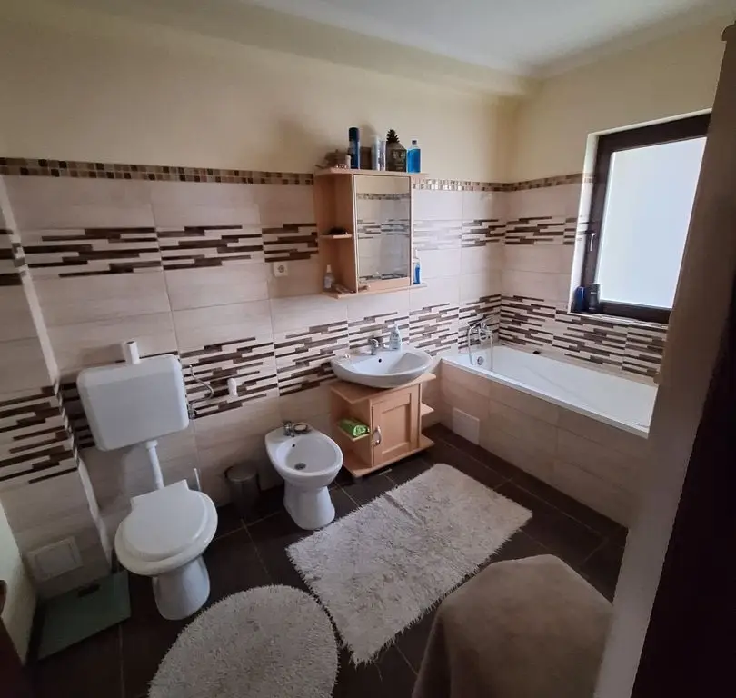 BRASADAS vinde casa construita in 2016 in zona Titulescu.