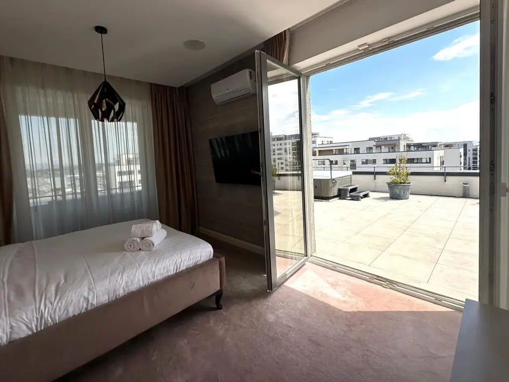 Inchiriem penthouse LUX 4 camere cu terasa de 122 mp zona Coresi