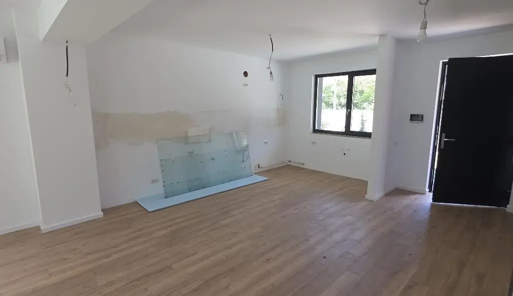 Giulesti duplex P+1 4 camere de vanzare