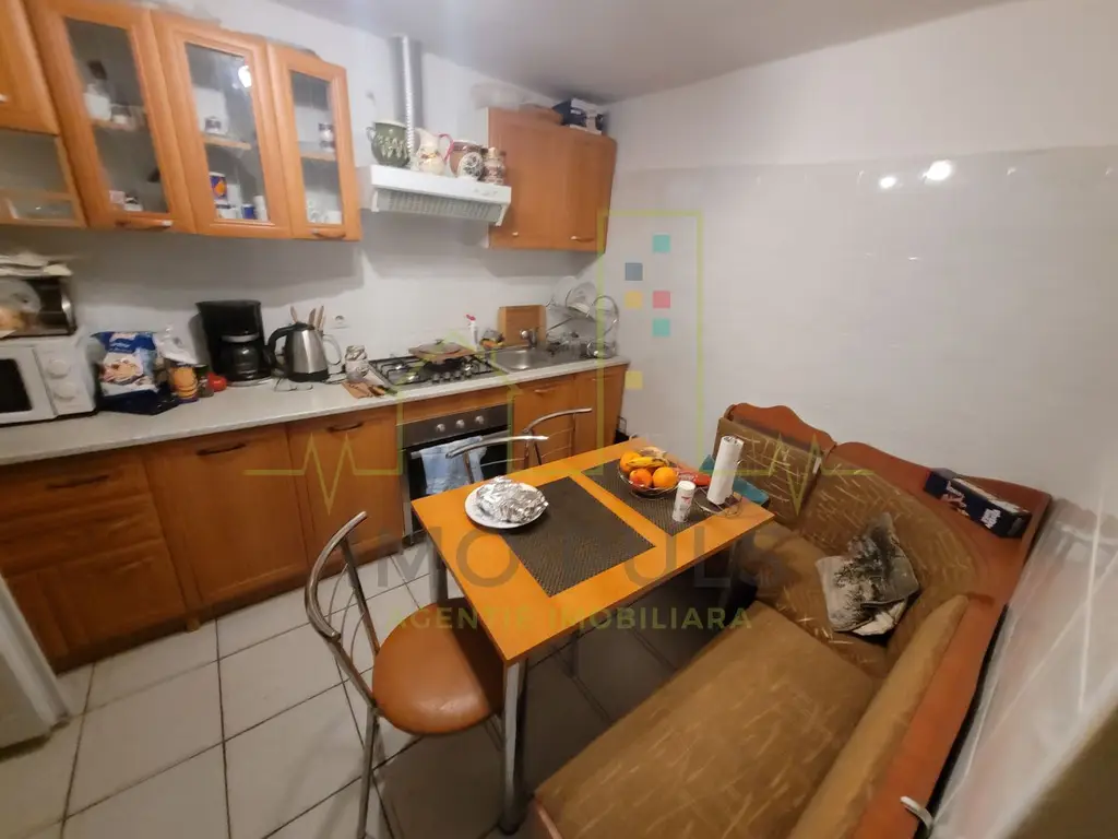 Casa in Ronat compartimentata in 2 apartamente cu intrari separate