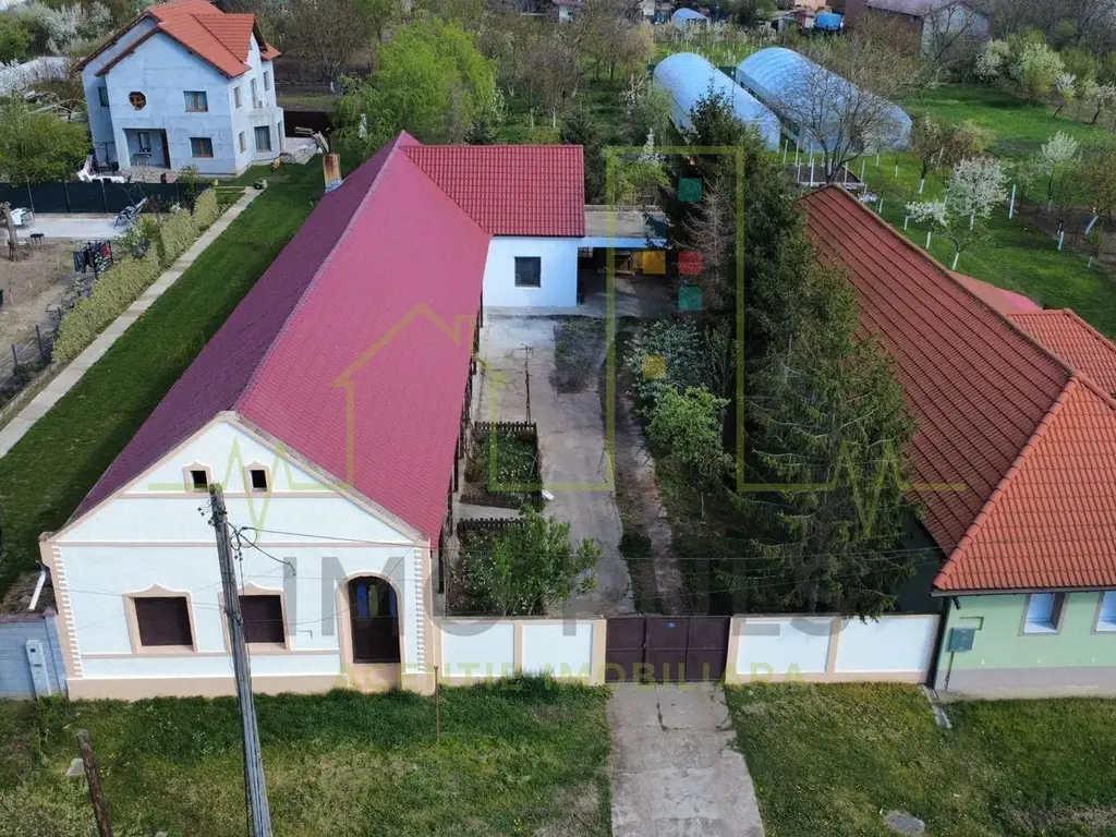 Casa individuala in Sanandrei. Teren 1850. Gaz si canal in fata casei.