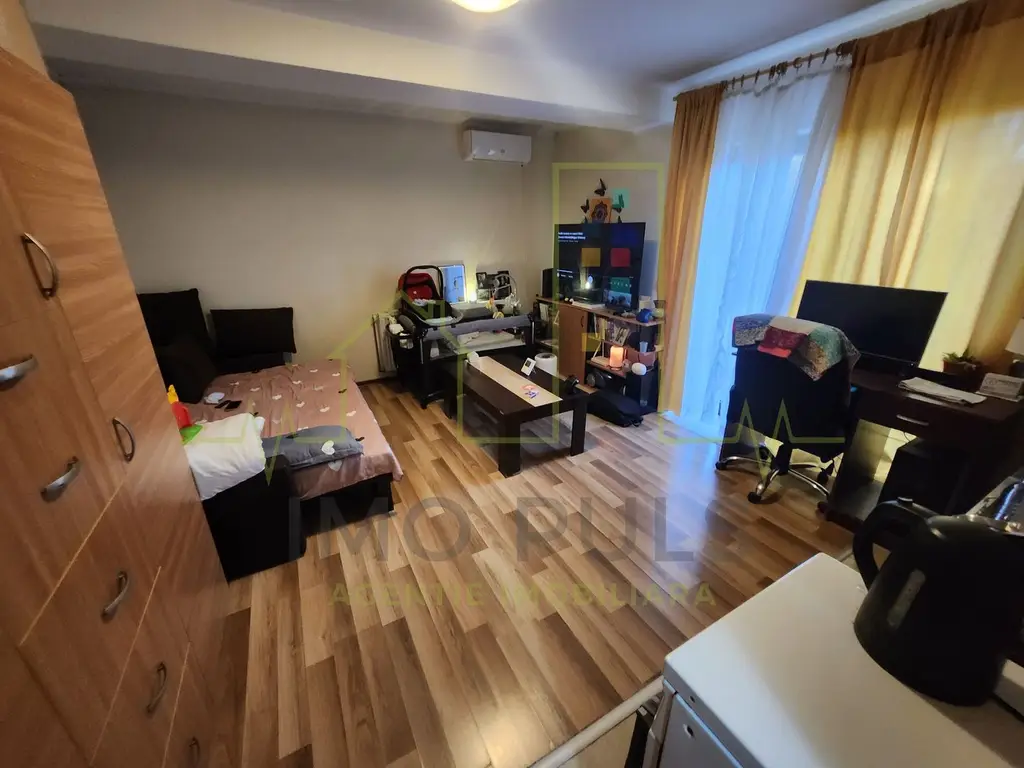 Apartament in vila cu curte mare. Parter.