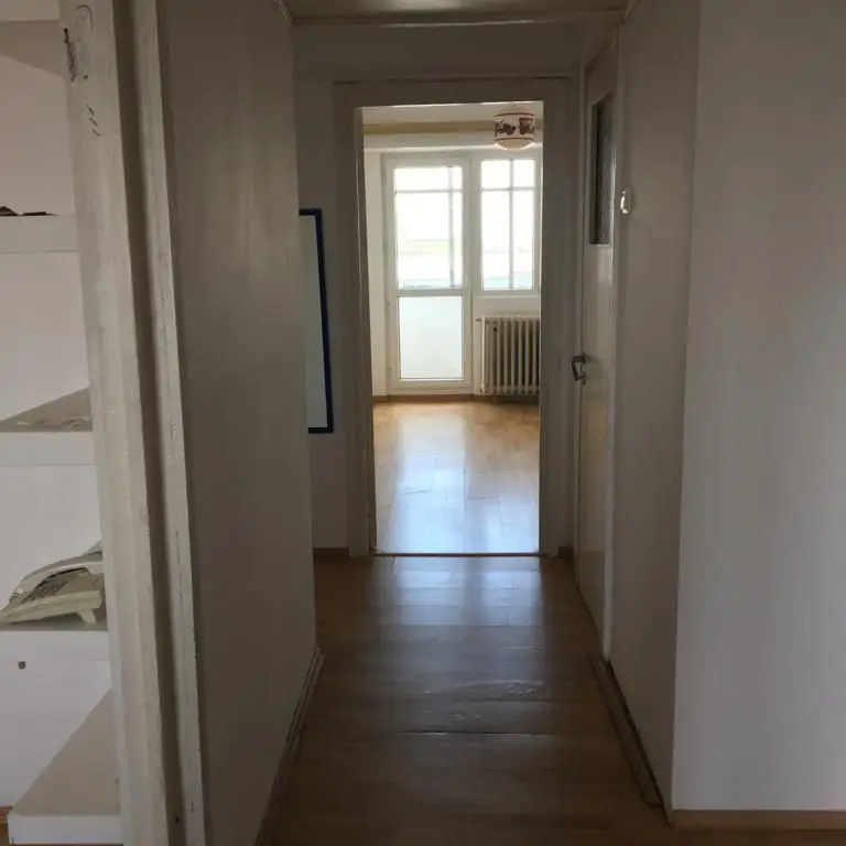 Apartament 4 camere, la 2 minute de Mega Mall, pret 99000 , particular
