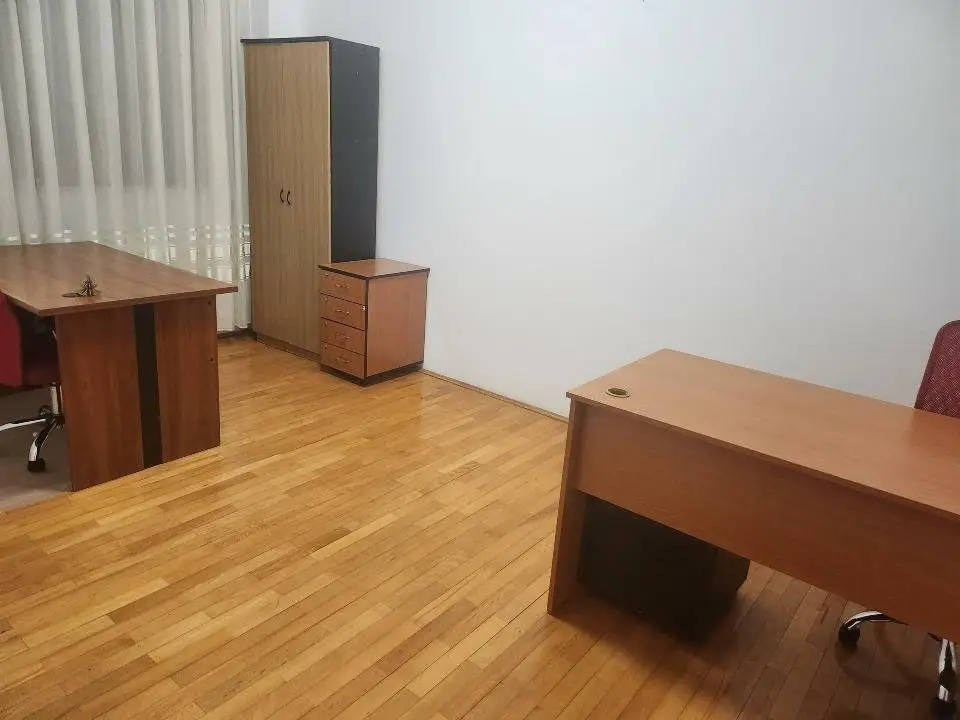 BRASADAS vinde ap 4 cam Primaverii - eleganta si confort.
