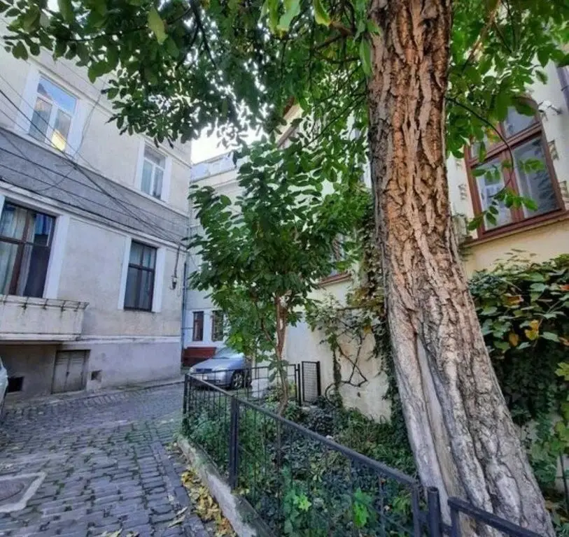 PIATA ROMANA, Proprietar , apartament 3 camere in vila