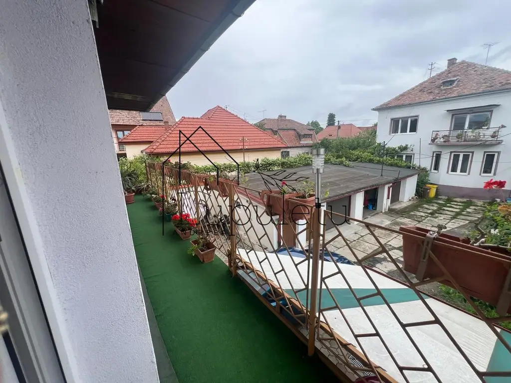 Casă de Vanzare | 200 MPU | Teren 305 MPU | Ultracentral