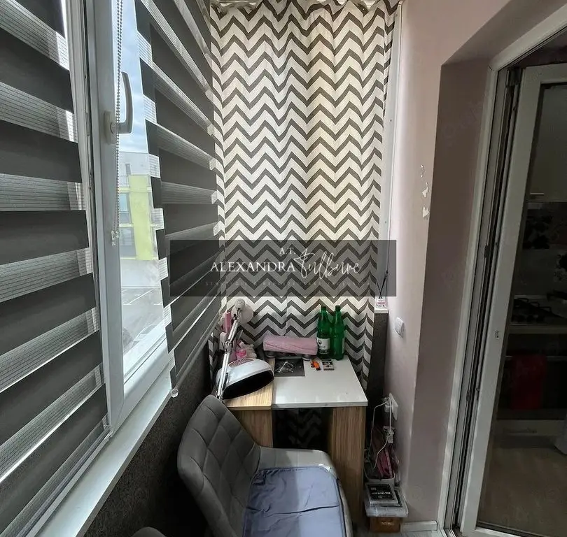 Apartament 2 camere decomandate, balcon, etaj intermediar, parcare