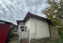 Casă cu garaj – str. Mărășești
