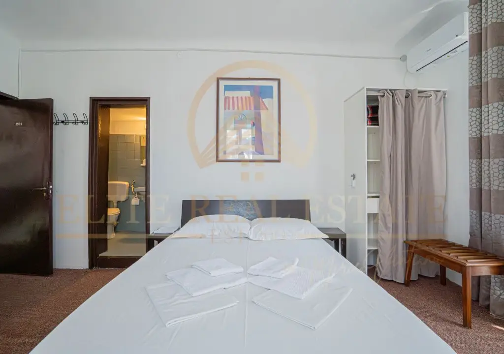 Hotel de vânzare în centrul stațiunii Eforie Sud
