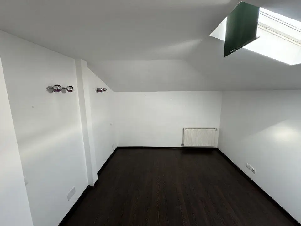 PROPRIETAR, Vand Apartament 3 camere, vila, Cismigiu