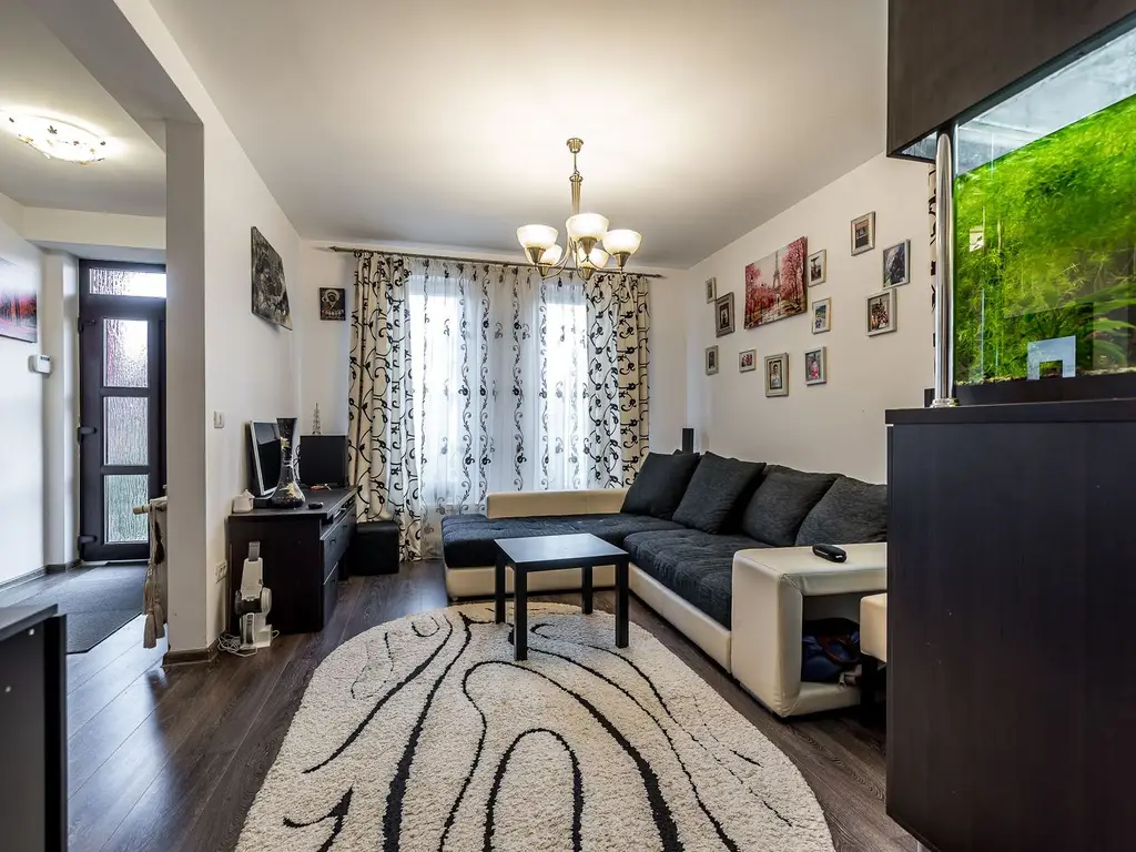 Casă gata de mutat în Westfield | 387 mp teren | curte + anexe