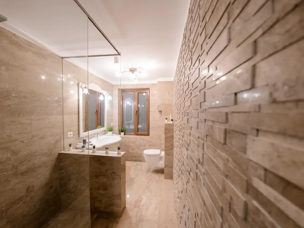 Universitate apartament 5 camere 220 mp de inchiriat