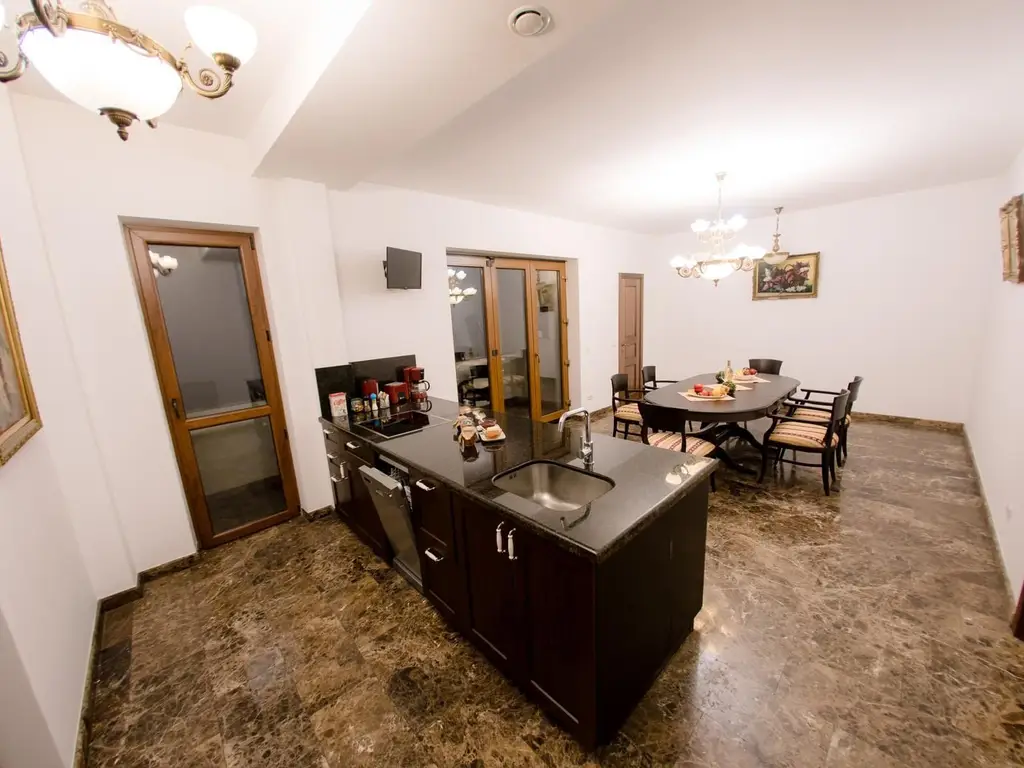Universitate apartament 5 camere 220 mp de inchiriat