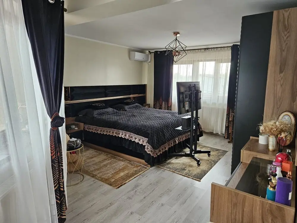 Casa de vanzare 3 camere Sos Giurgiului - Luica