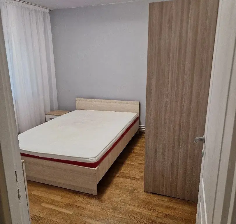 Apartament 2 camere decomandat -spatios ,balcon inchis, zona Sarelui