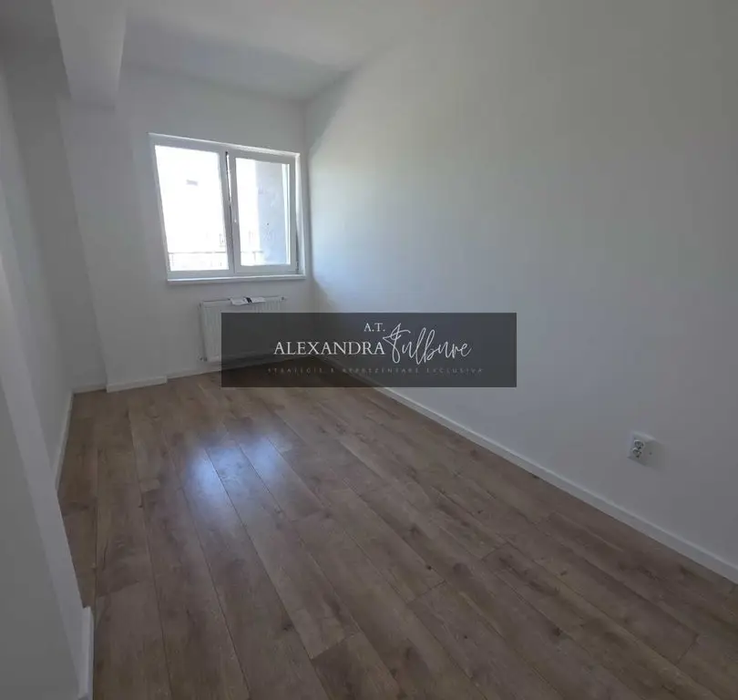 Apartament 2 camere, balcon, etaj intermediar, Terra