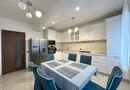 Vând apartament 3 camere 3 minute de Coresi complex ISARAN