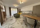 Duplex lux, de închiriat, 5 camere, parcare, curte, terasă,220mp teren