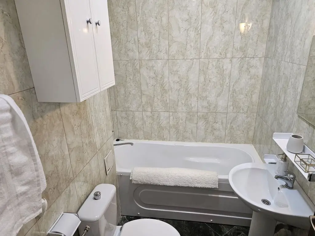 De inchiriat o camera Italian Residence, etaj 9/12, 420 euro