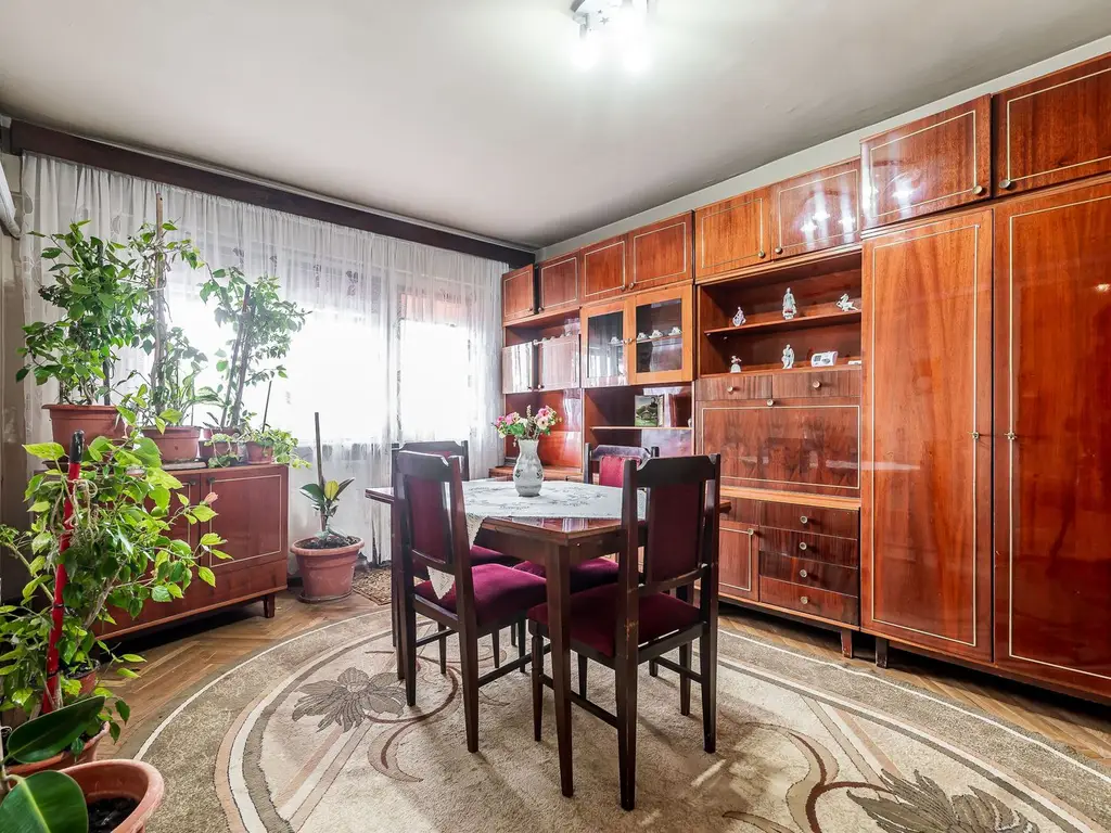 Apartament cu 4 camere decomandat cu vedere panoramica