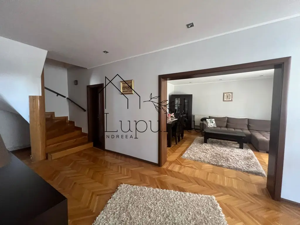 Casa de Vanzare Rasinari | 6 Camere | 200 MPU | Teren 979 MP |