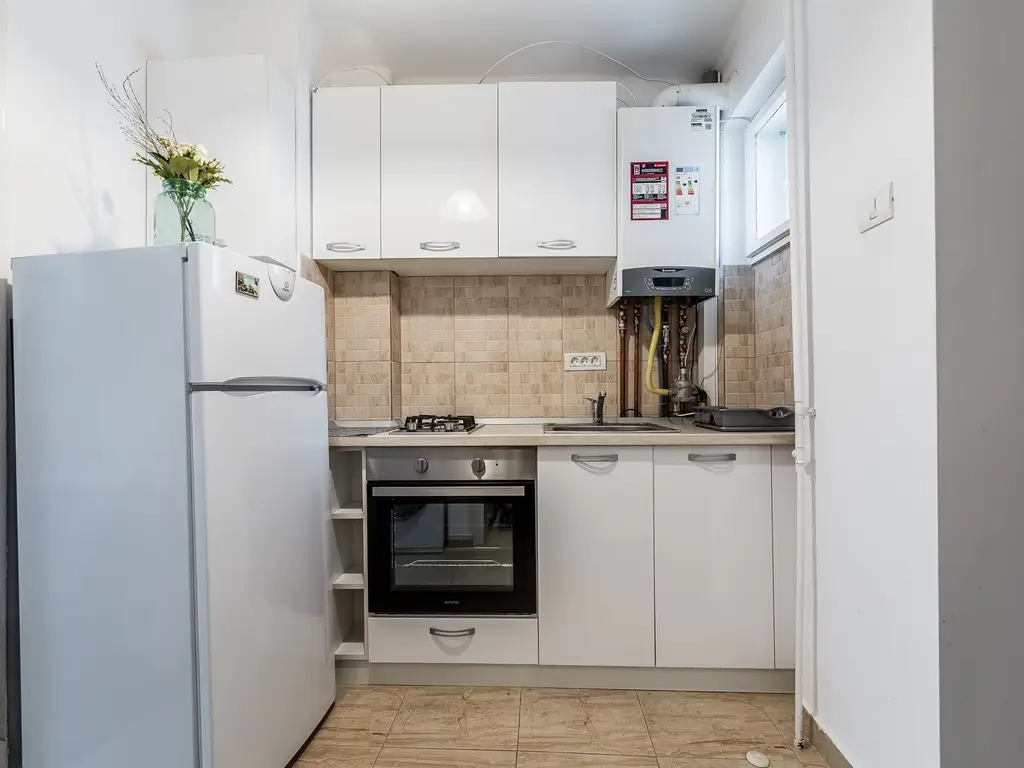 Câștigi o oră pe zi! Apartament cu 2 camere ultracentral, etaj 2