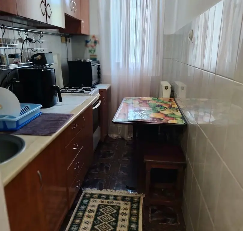BRASADAS vinde ap 2 cam etaj 3/4 in Carpați 1.