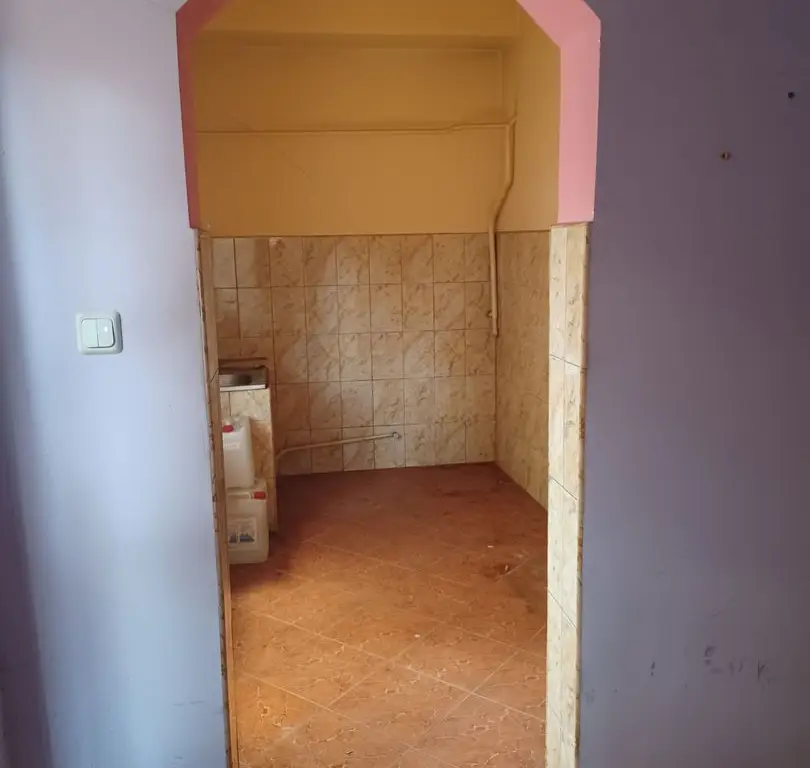 Casă, 500 mp, Muntele Găina. 600 E/lună (neg). Comision 0.