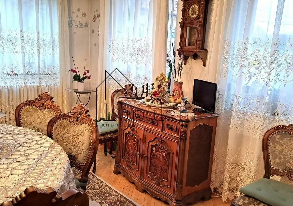 Casă de Vanzare | 200 MPU | Teren 305 MPU | Ultracentral