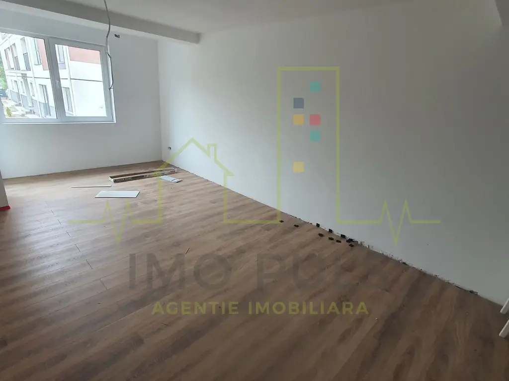 Nou. Lipovei. Decomandat. Bucatarie separata. Terasa + Balcon. Etaj 1.