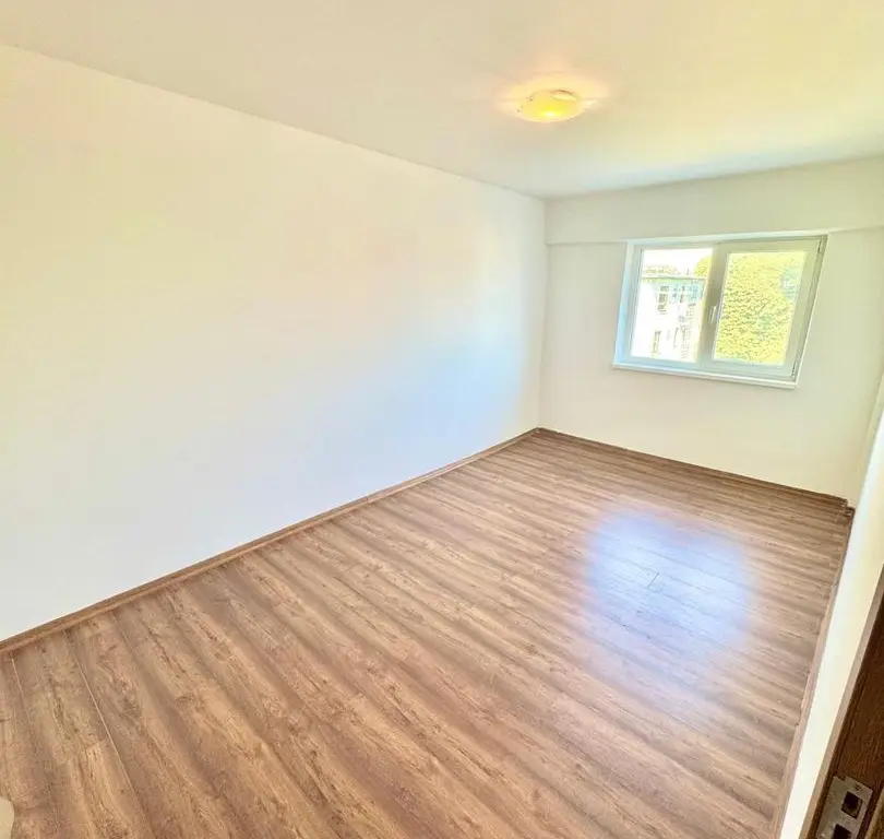 Apartament 2 camere, decomandat – Zona Centrală, bloc Lumina