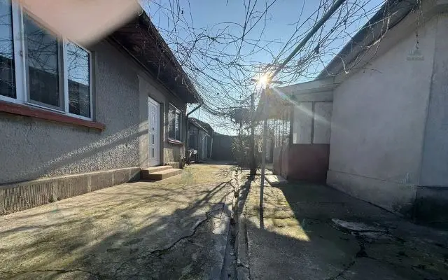 De Vânzare - Casă, Strada Griviței