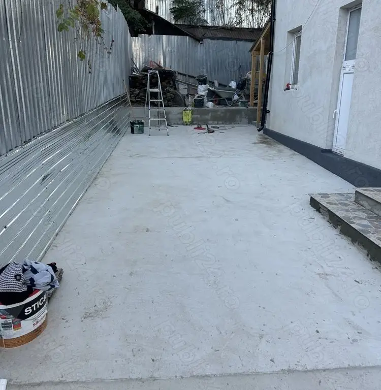 Vind casa singur curta nou o+1 , zona tei