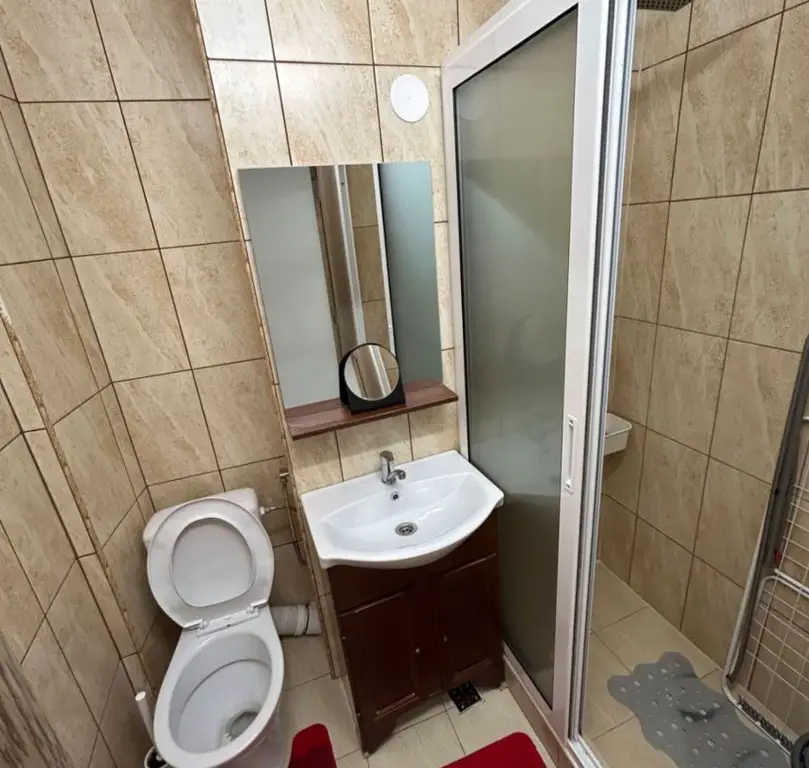 Apartament modern cu 3 camere luminos, disponibil pentru închiriere
